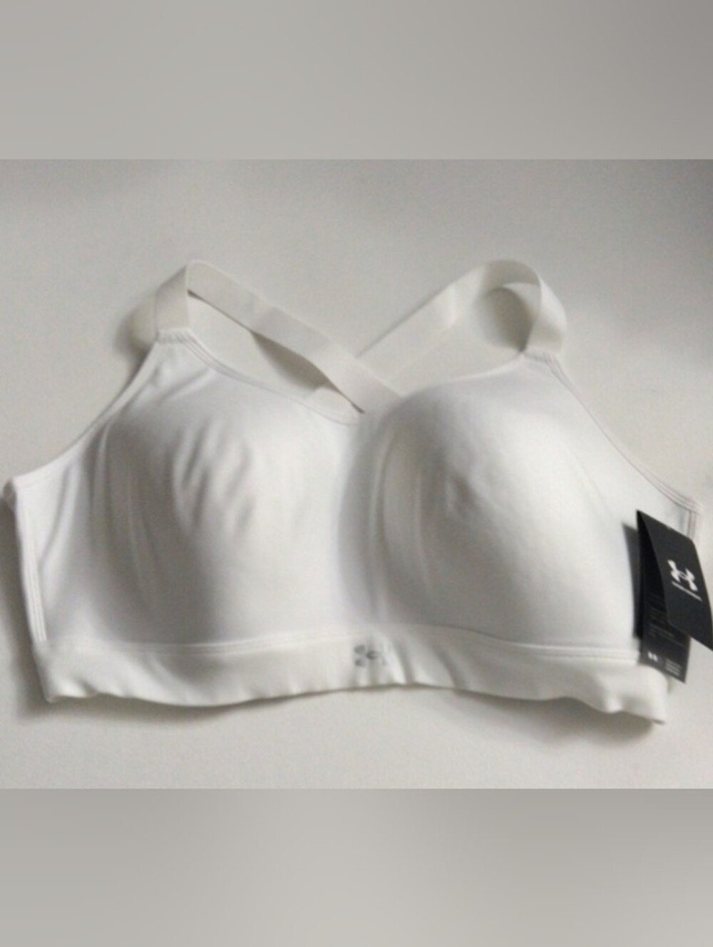 Under Armour Women's White Padded Sports Bra Crisscross Straps Size 2XL New